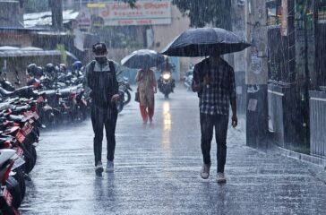 बानेश्वरमा झरि परेपछि । बानेश्वरमा झरि परेपछि ।