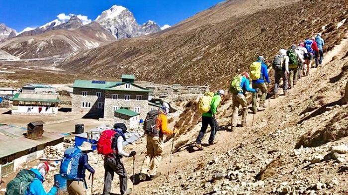 tourist_in_khumbu