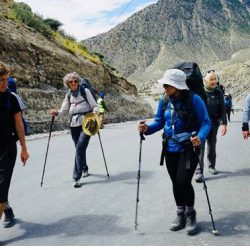 पर्यटक बढे, तर नेपालमा खर्च गर्ने प्रवृत्ति घट्दो tourist in annapurna region