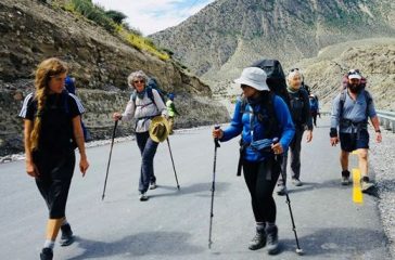 tourist in annapurna region