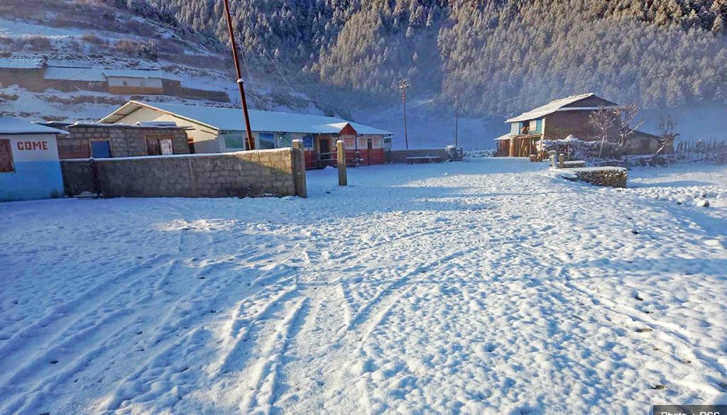 Snow-fall-at-Dhorpatan