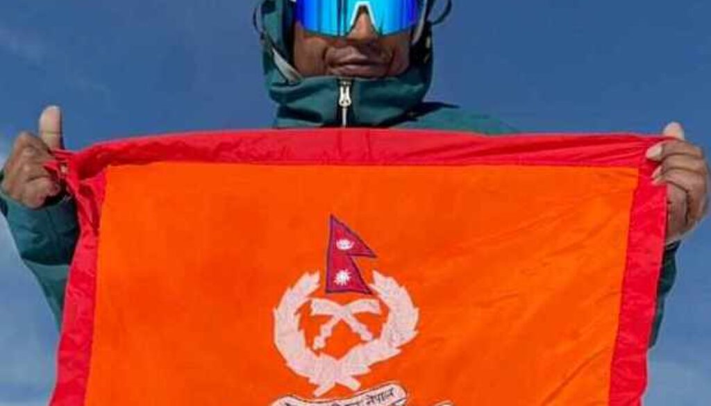 apf mounteverest1 apf mounteverest1