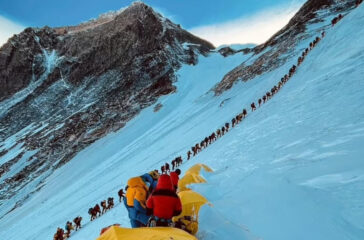 mt.-everest riders