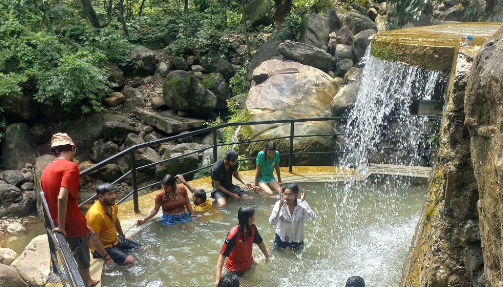 aampani-jharna-kailai aampani-jharna-kailai