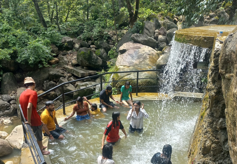 aampani-jharna-kailai