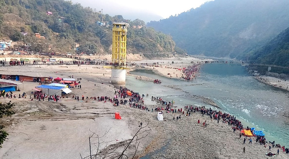 रुरुधाममा पाँच दिनसम्म चल्ने सङ्क्रान्ति मेलामा दर्शनार्थीको घुइँचो, पर्यटक आकर्षित गर्न रिडी खोलालाई थुनेर ताल निर्माण