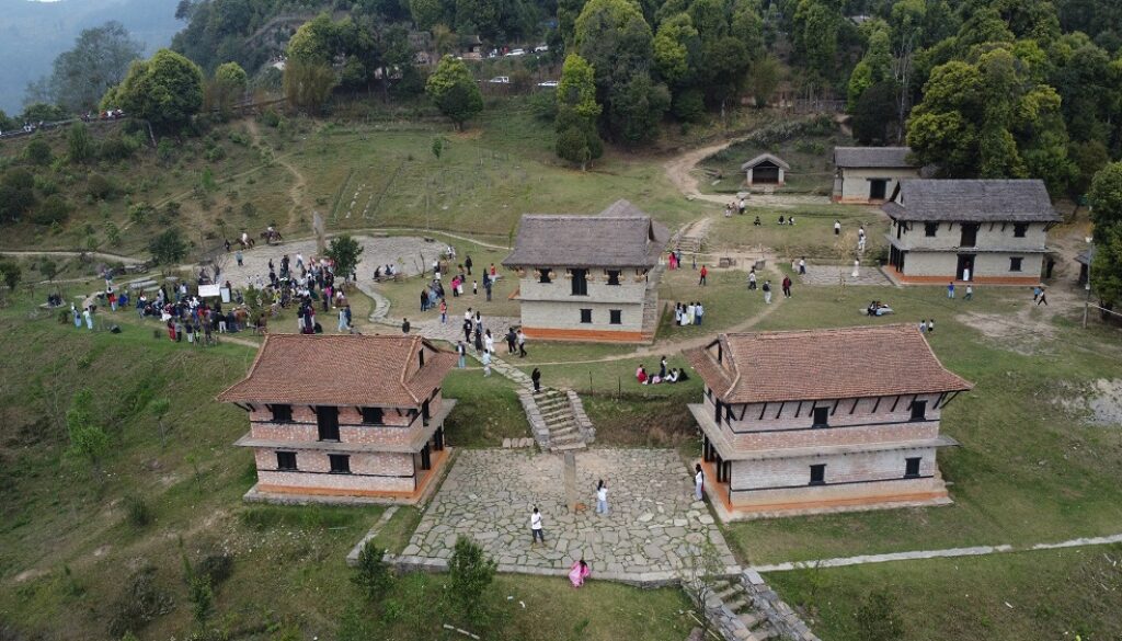 लालीगुराँस महोत्सव : पर्यटकीयस्थल चोत्लुङ पार्क साहित्यमय, पर्यटन प्रवर्द्धन बारे विमर्श