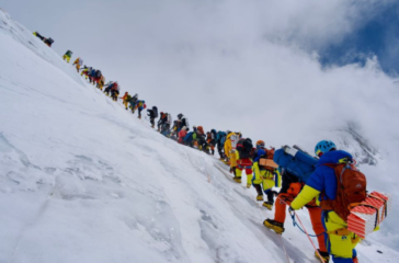 everest-climbing