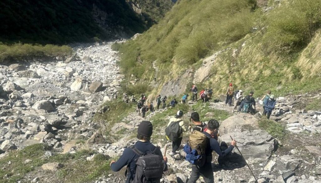 tourist-annapurna-padmarga