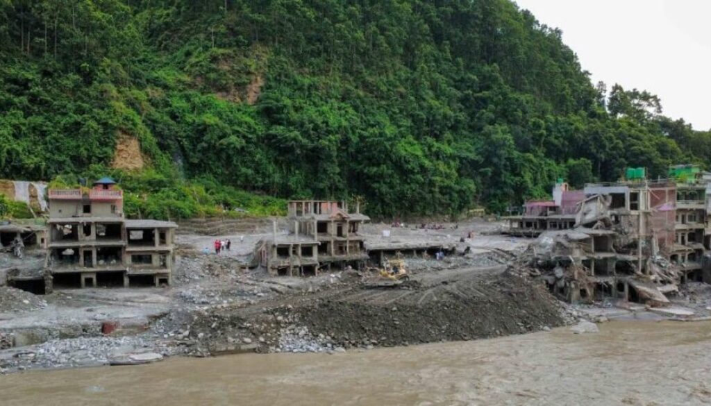 Flood_Debighat_Dhunge