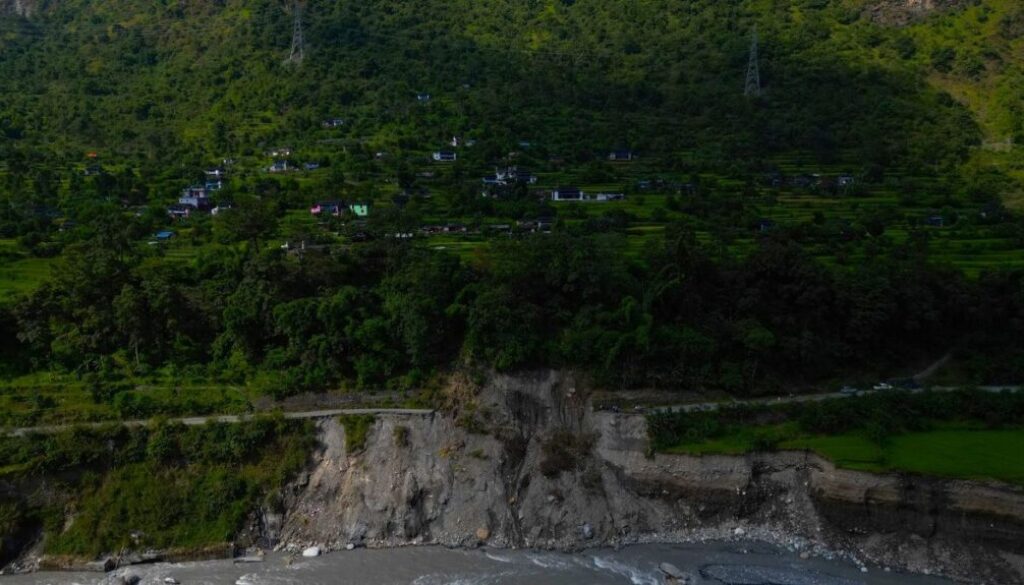 Beni-Darbang-Road-Balaute