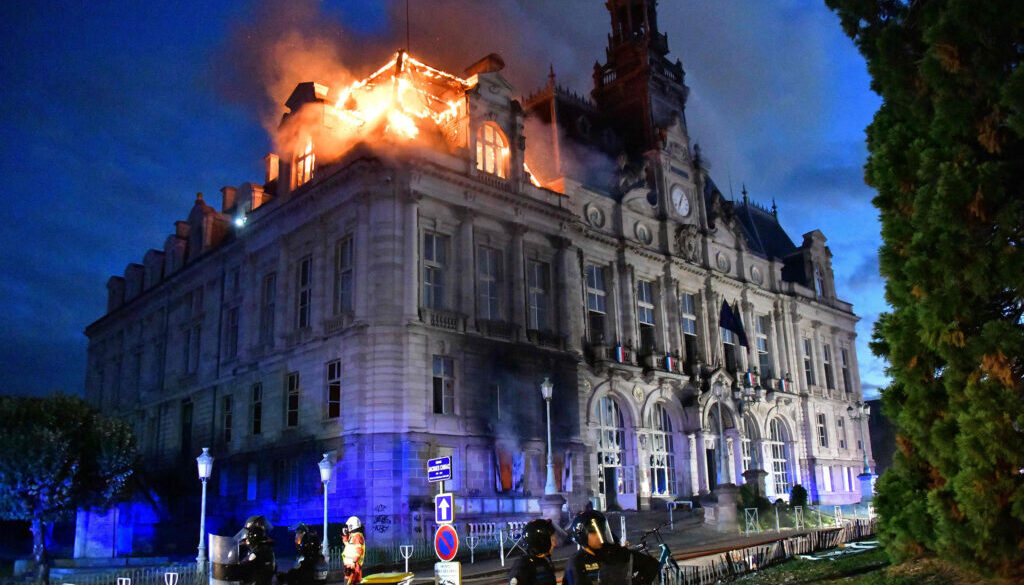 TOPSHOT-FRANCE-SOCIAL-DEMO