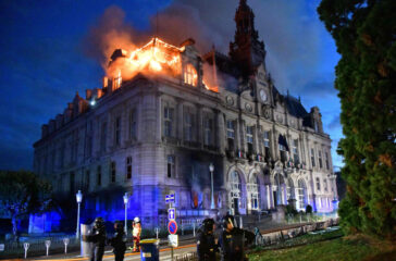 TOPSHOT-FRANCE-SOCIAL-DEMO